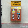 In der Hauptstraße  ++ Kaugummiautomat